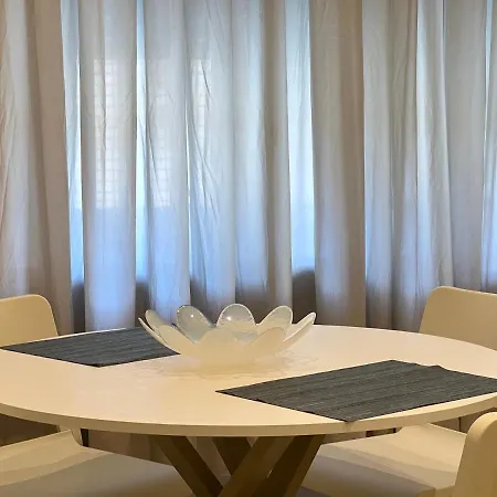 Iv House Semesterbostad *