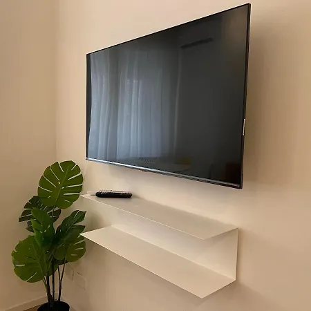 Iv House *