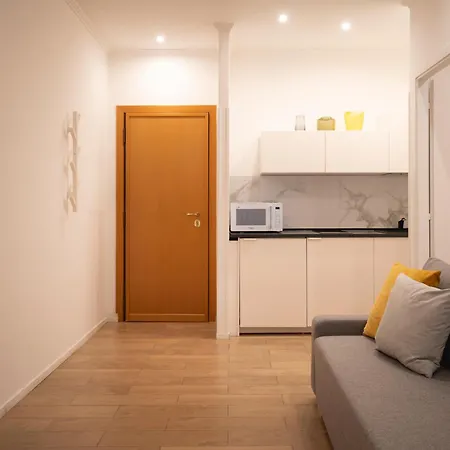 Iv House